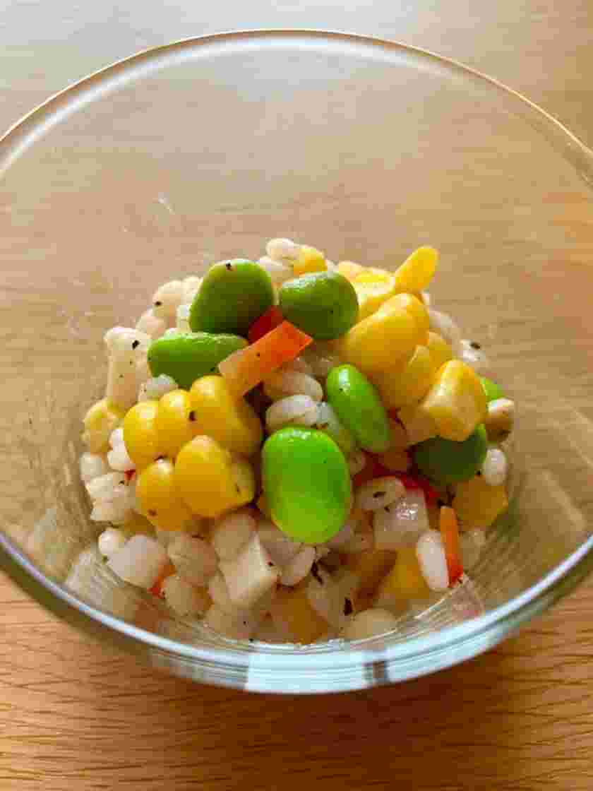 もち麦とたっぷり夏野菜のサラダ