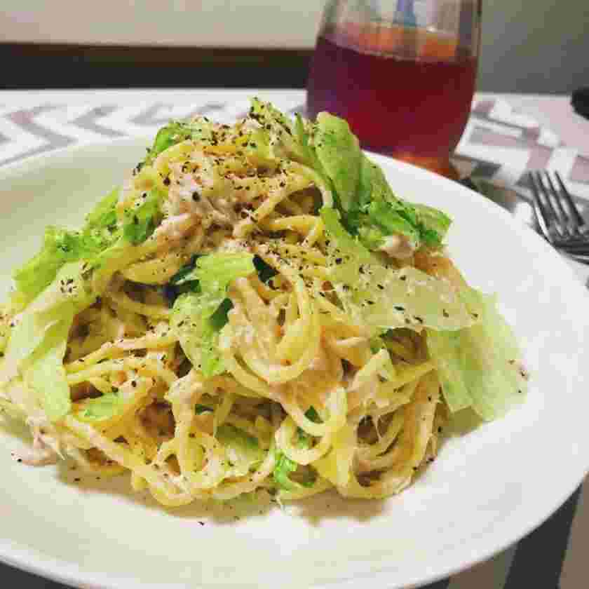 バジルソースを使ったクリームチーズパスタ