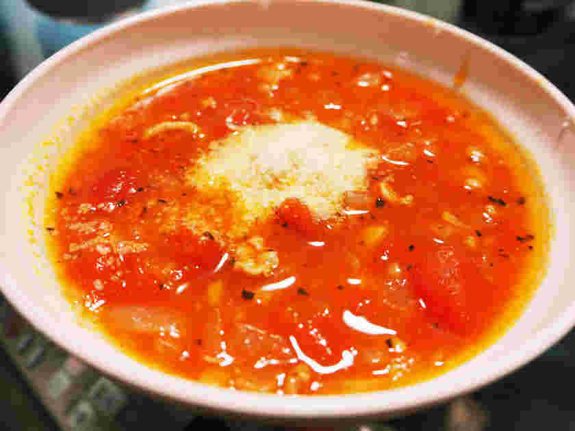豚肉とにんにくのトマトスープ