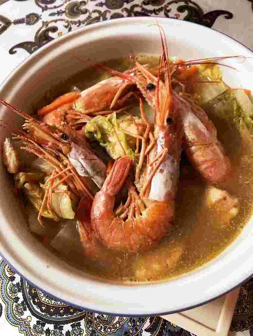 お正月料理に合う塩鮭と有頭エビのスープ