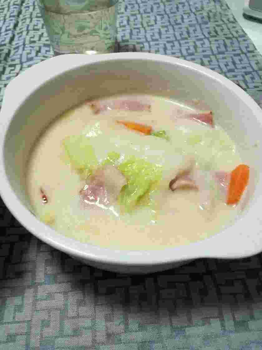 お正月料理に合う餅入りコンソメスープ