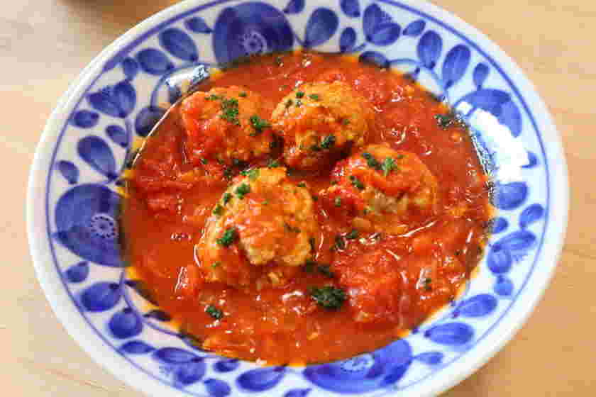 豚ひき肉で作るミートボールのトマトソース煮