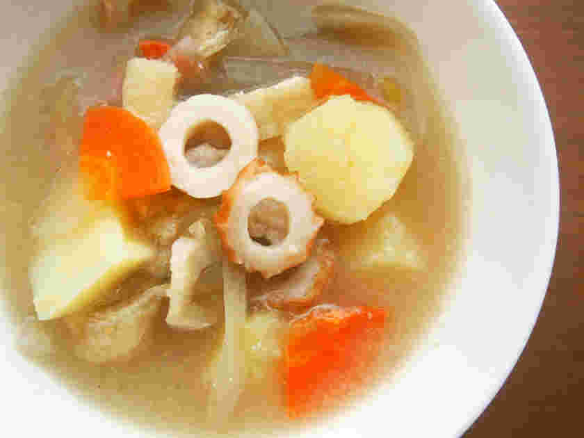 豚汁定食におすすめのちくわとじゃが芋の豚汁