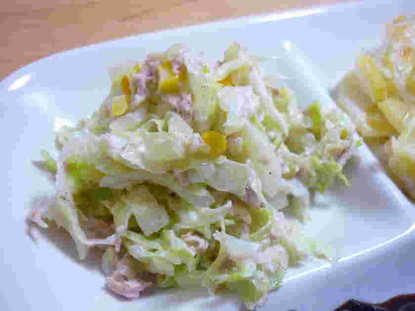 野菜たっぷりで豚汁定食におすすめのキャベツのツナサラダ