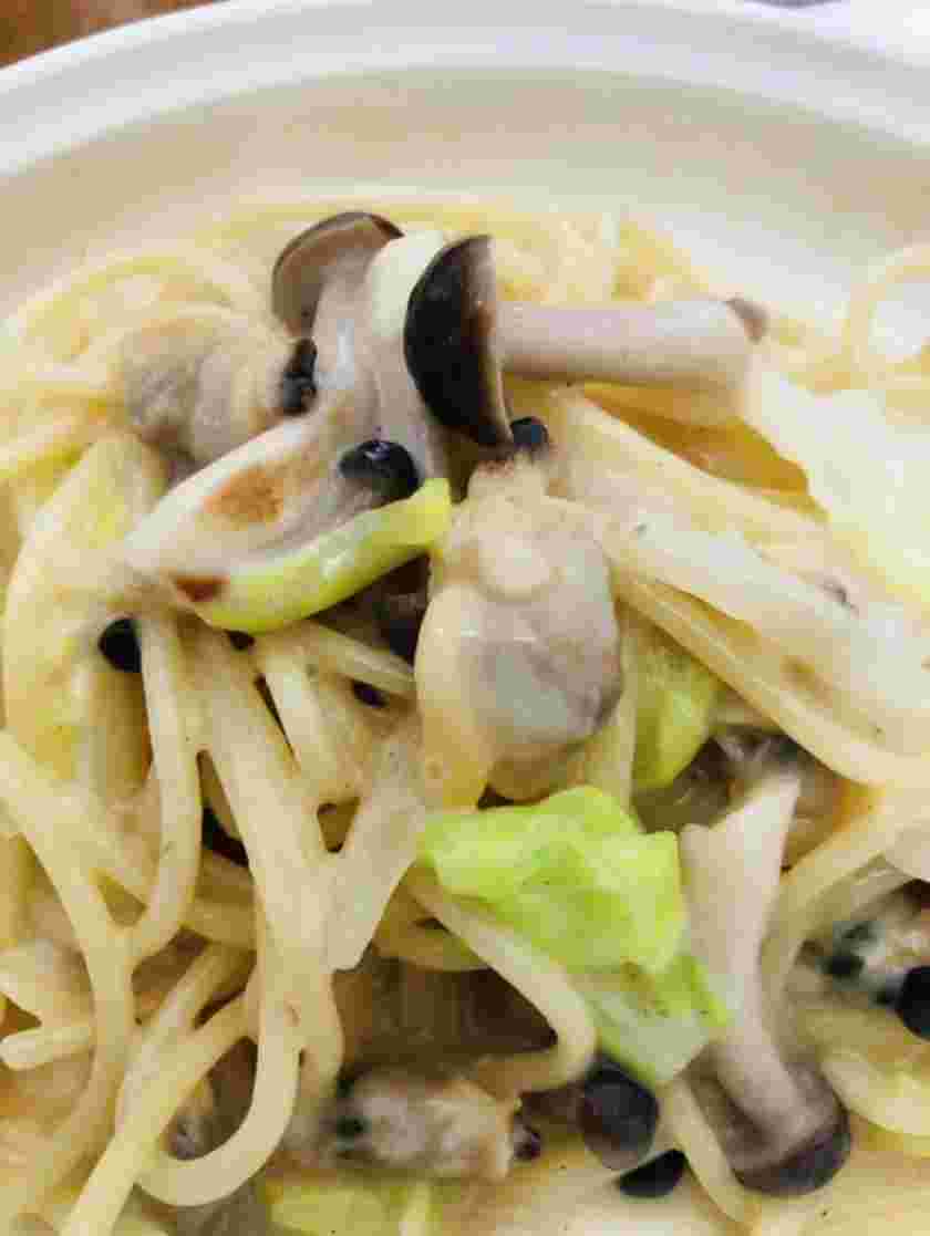 春キャベツとアサリのクリームパスタ