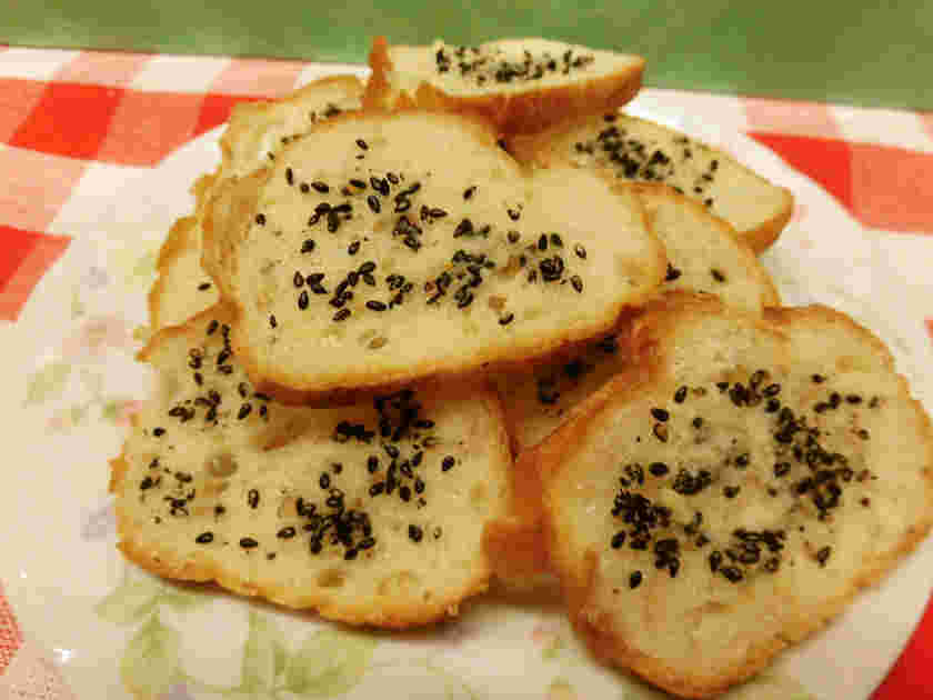 黒ごまと粉チーズのラスク