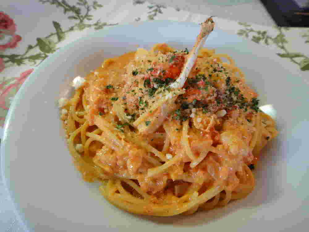 ワタリガニのトマトクリームパスタ
