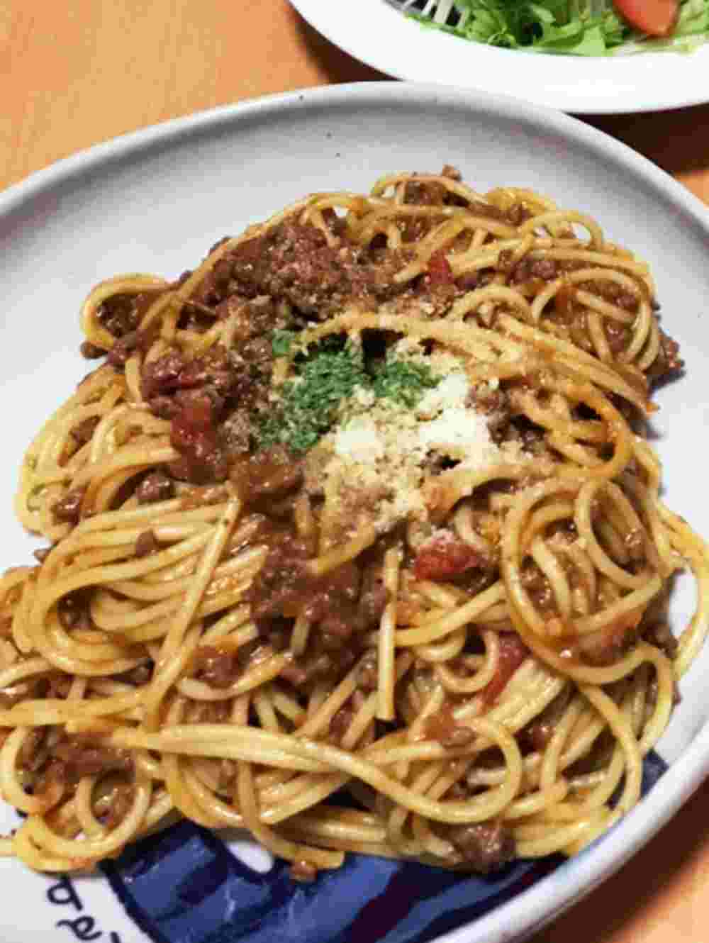 ドミグラスソースを使ったミートソースパスタ
