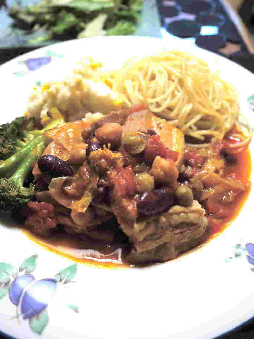 豆と豚肉の柔らかトマト煮込み