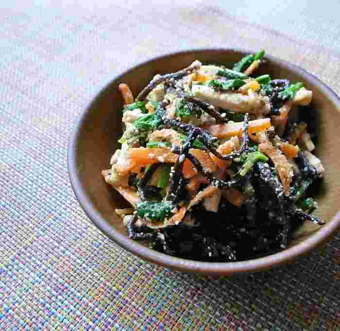 ちらし寿司に合う献立メニューのほうれん草とひじきの胡麻和え
