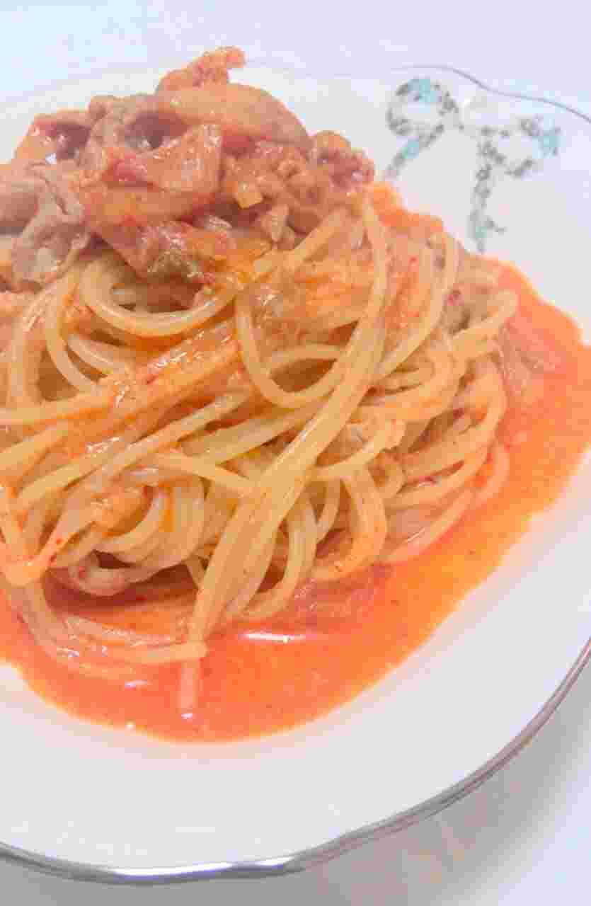 桃屋キムチの素を使った豚キムチのクリームパスタ