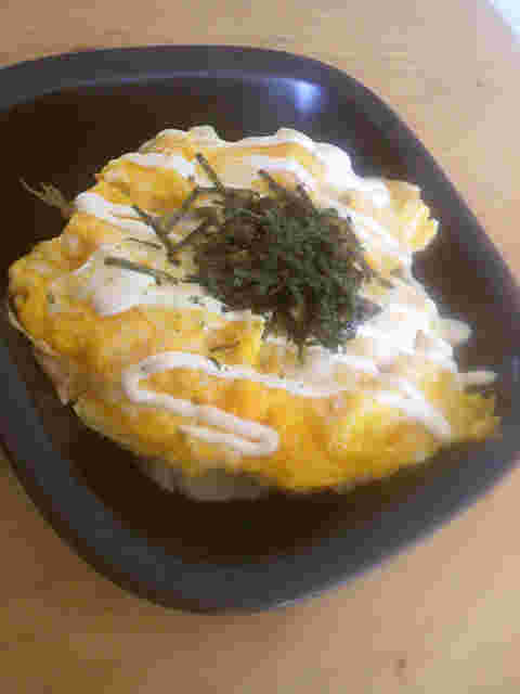 パスタソースでオムライス
