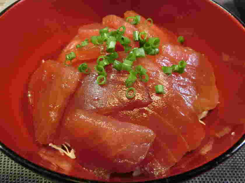 マグロの中落ちづけ丼