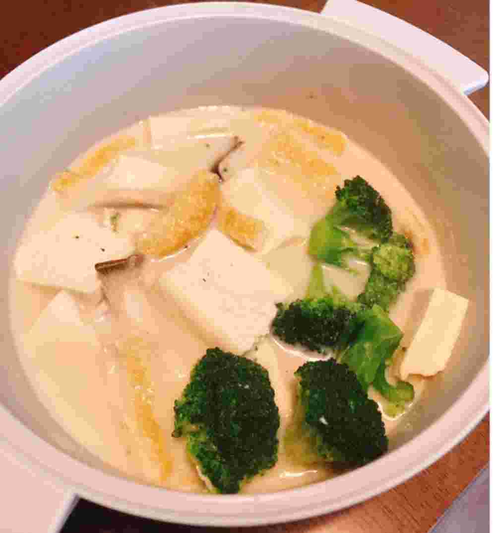 油揚げを使ったヘルシー豆乳スープ