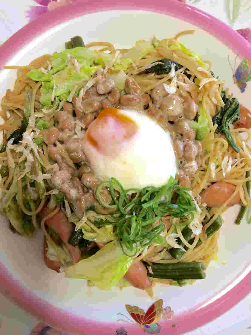 キャベツと納豆を使った春野菜の和風パスタ