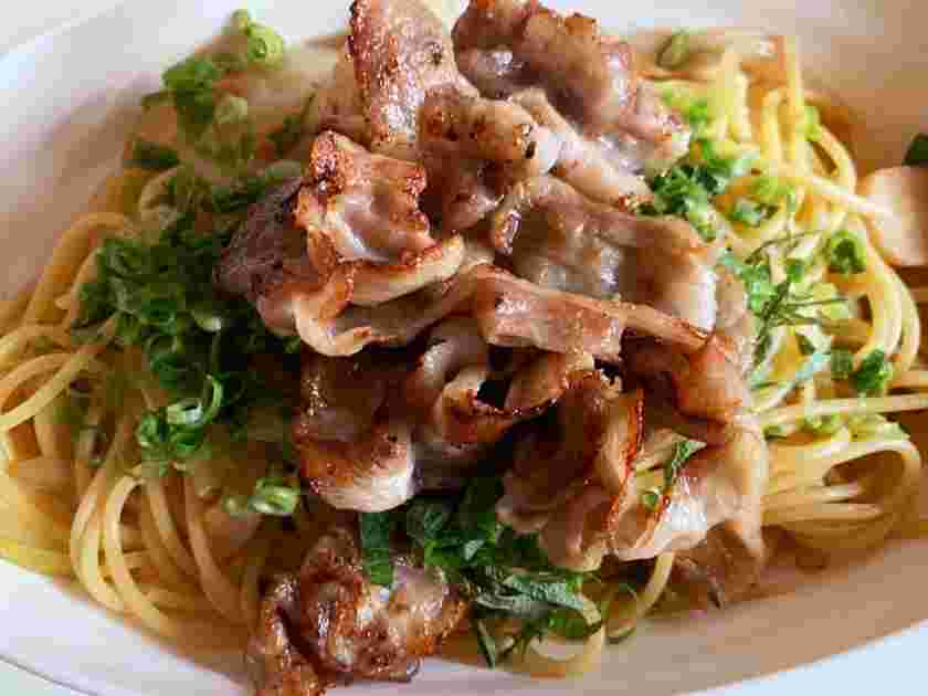 カリカリ豚バラときのこの和風パスタ