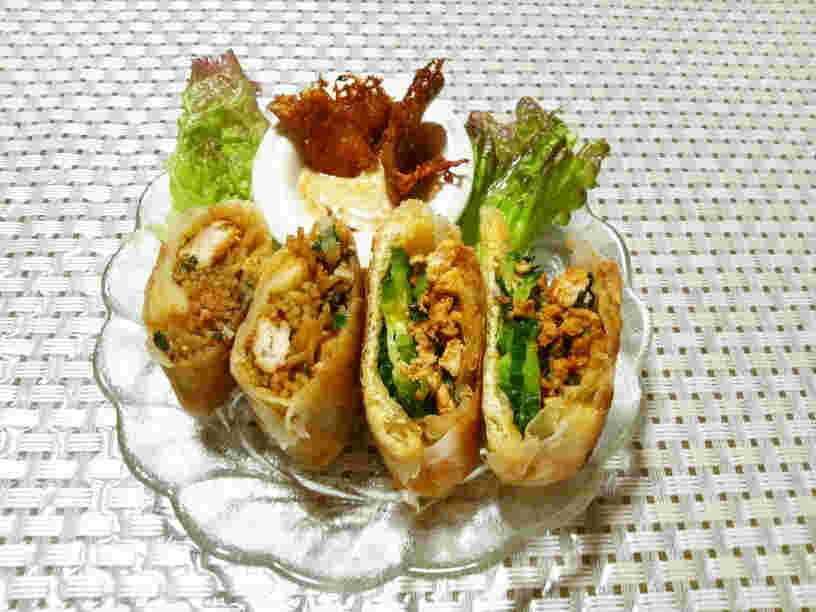 油揚げとチーズを使った坦々ゴーヤー春巻き