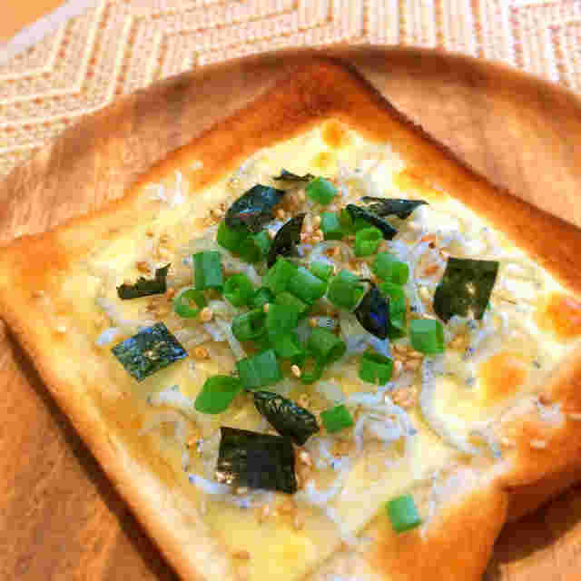 朝食に合うしらすとチーズの和トースト