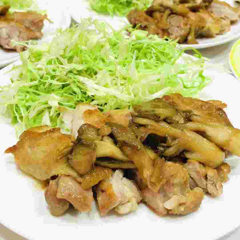 メインディッシュになる鶏もも肉のバタぽんステーキ