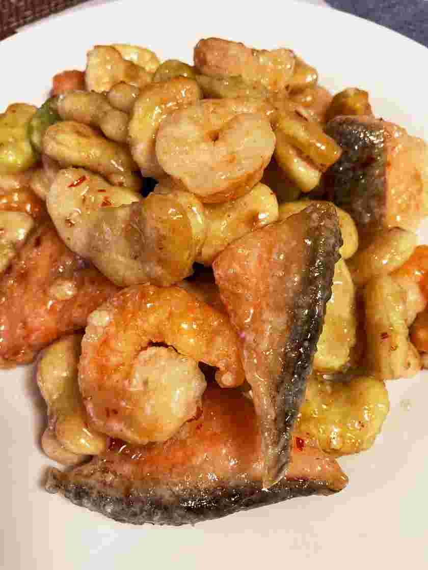 海鮮とそら豆の豆料理