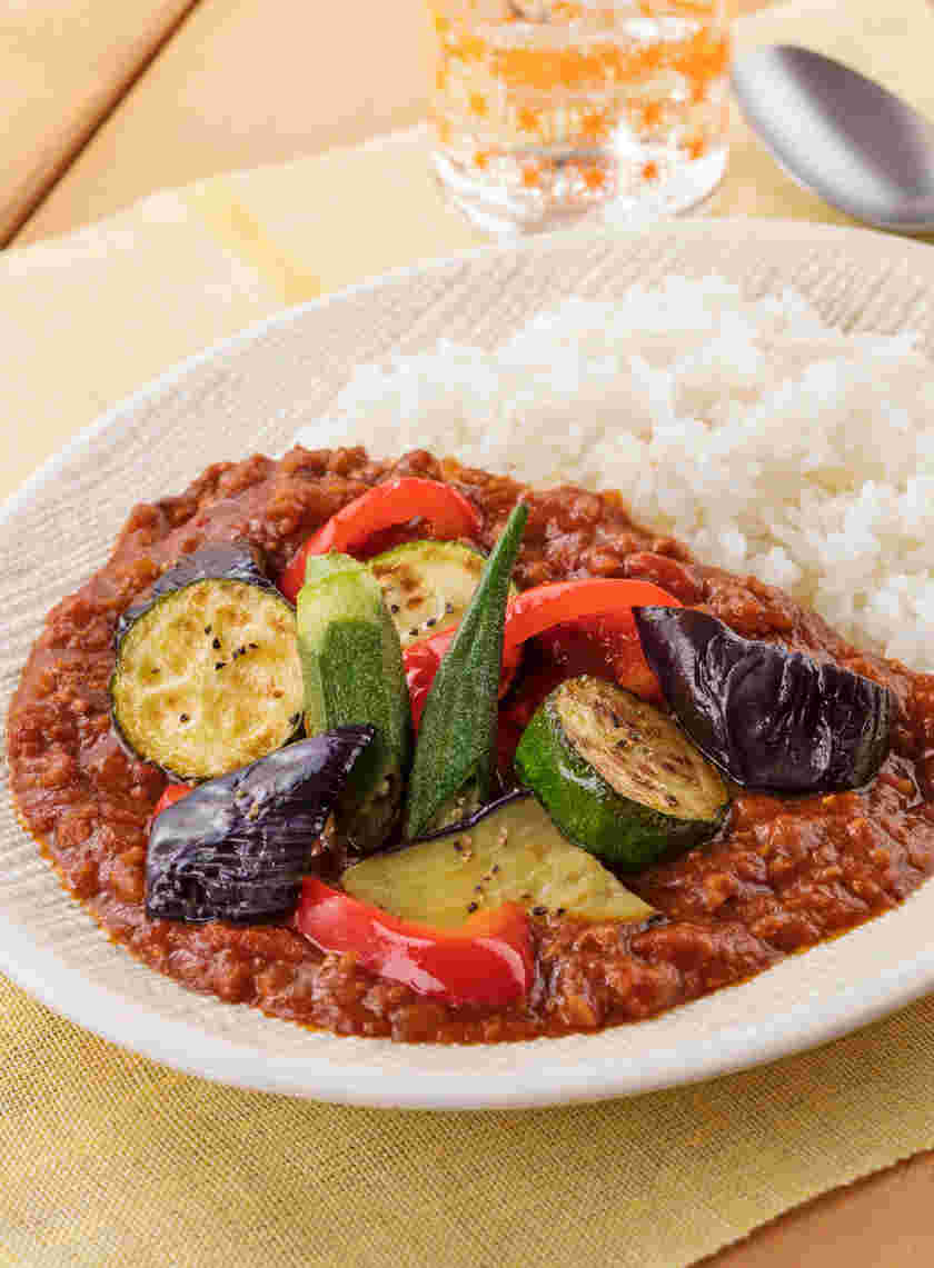 今夜のおかずに使える夏野菜のトマトカレー