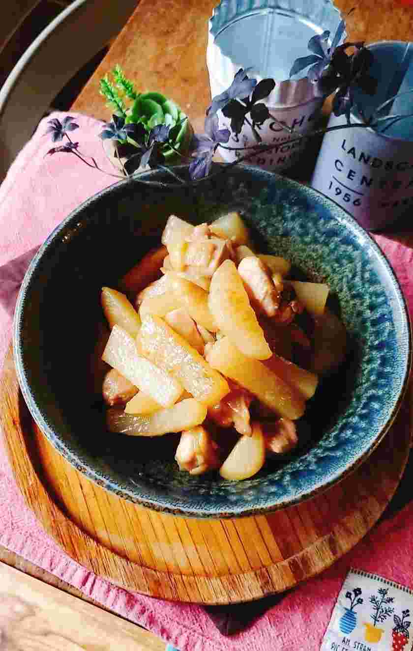 大根と鶏肉のシンプルな煮物