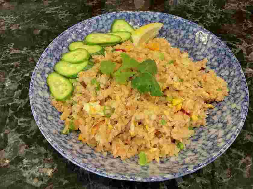カニ料理のタイ風カニ缶チャーハン