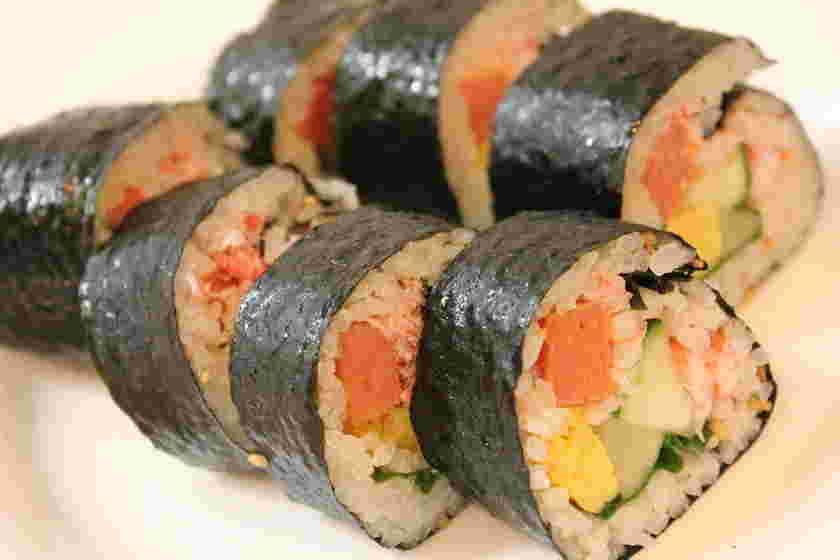 カニ料理の韓国のり巻きキムパプ