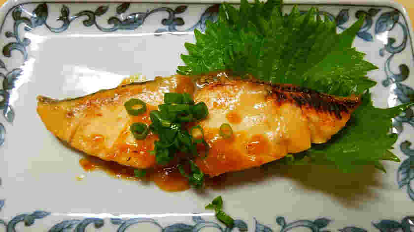 魚料理のサワラの西京焼き