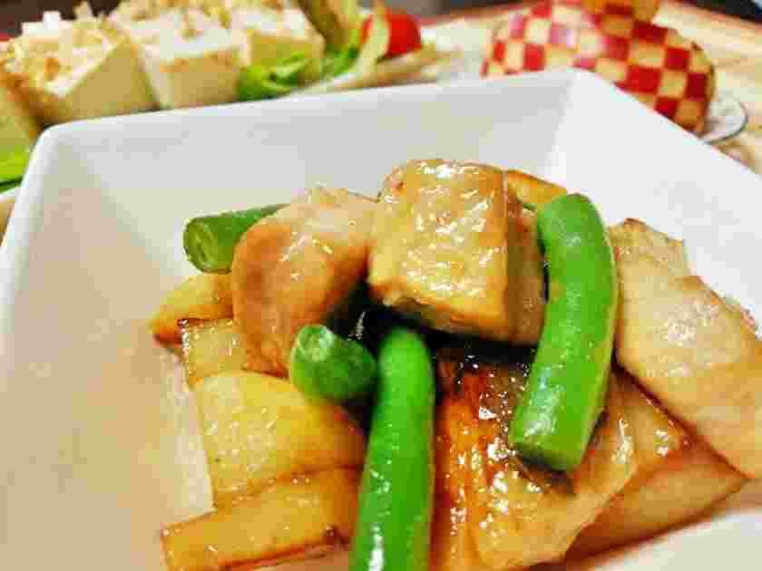 魚料理のぶりとじゃがいものオイスター炒め