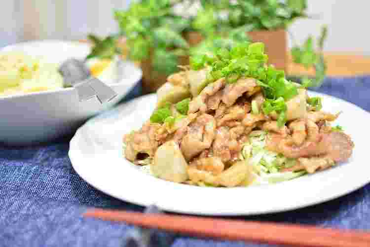 豚肉と里芋のガリバタ炒め