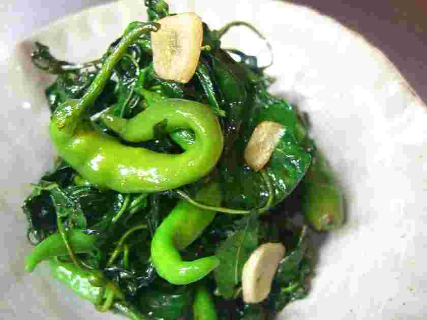 葉唐辛子のにんにく炒め