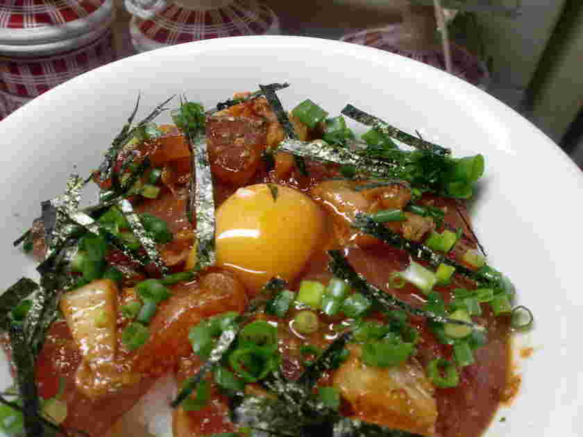 冷凍マグロのキムチ丼