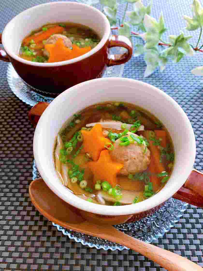 肉団子入りの和風スープ