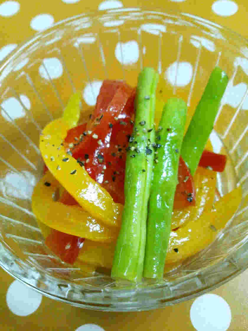 レンジで作るパプリカといんげんのマリネ