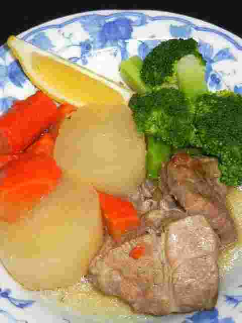 豚肩ロースブロックと大根のスープ煮