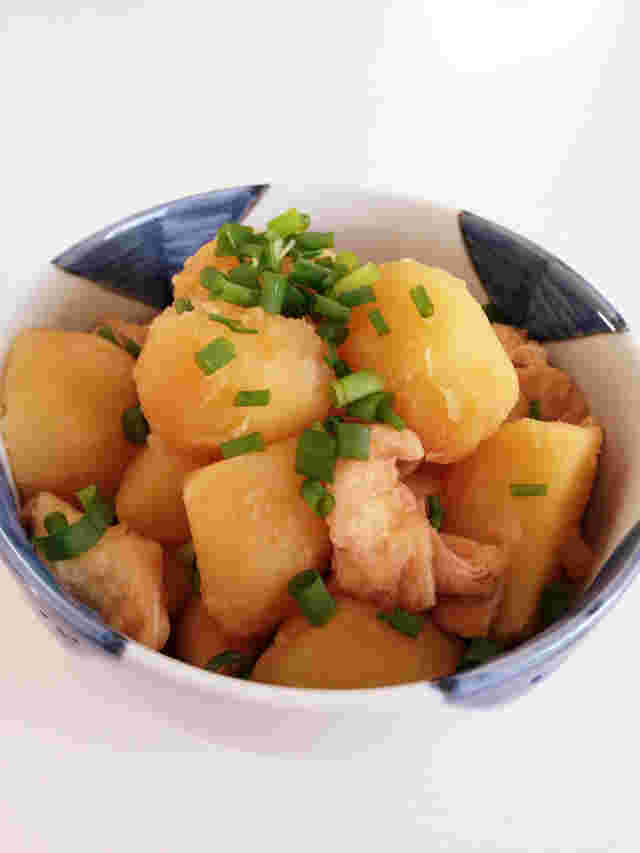 じゃがいもと油揚げのシンプル煮物