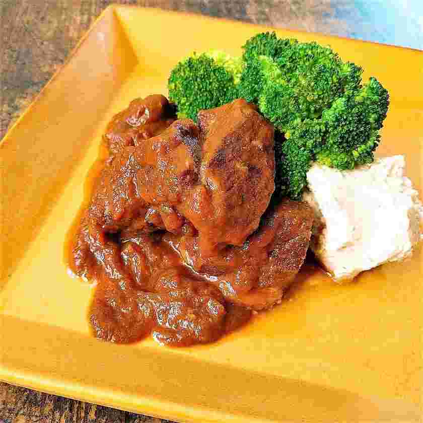 しし肉の赤ワイン煮