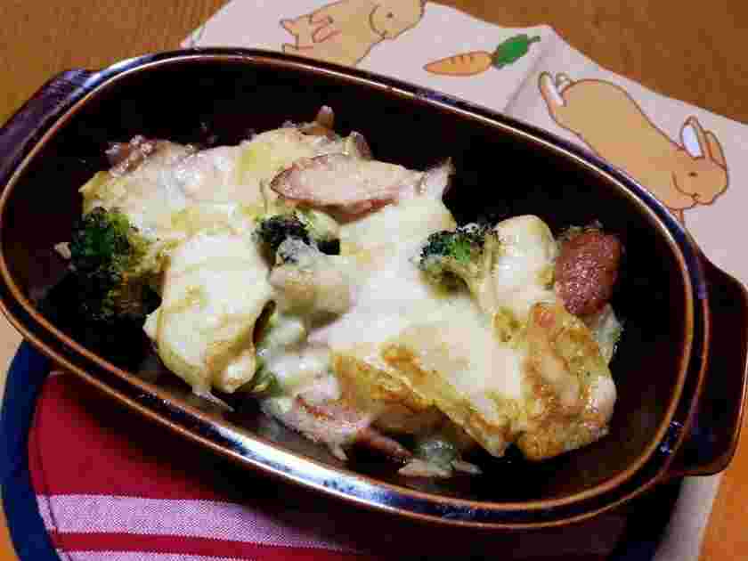 じゃがいもとソーセージのカレーチーズ焼き