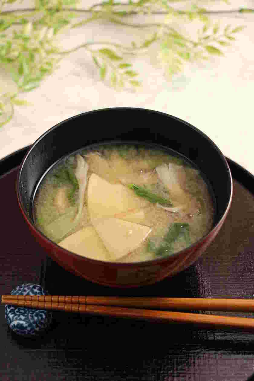 たけのこと舞茸の味噌汁