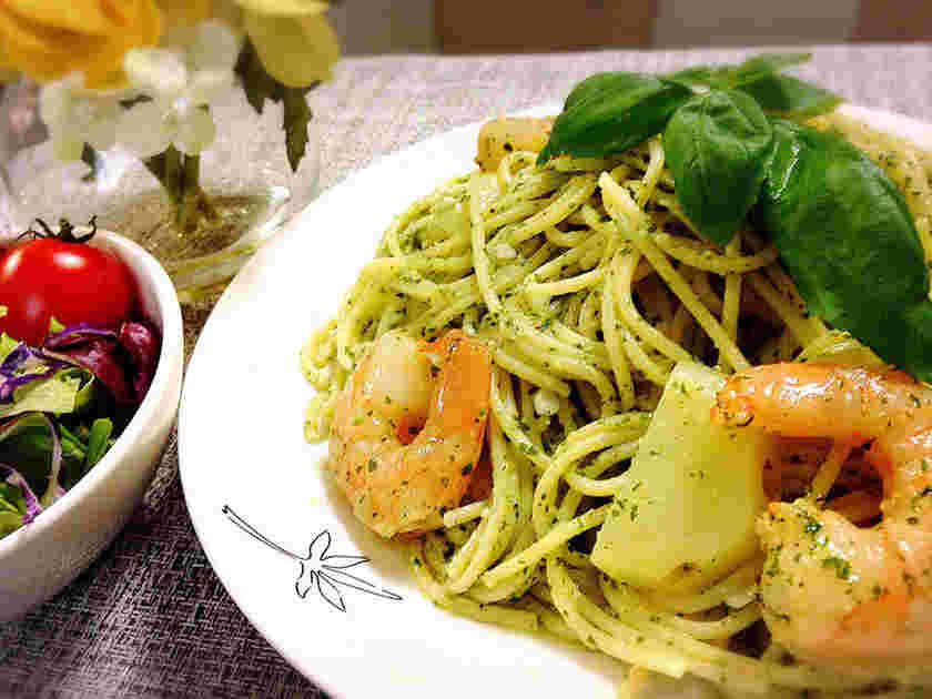 エビとじゃがいものジェノベーゼパスタ