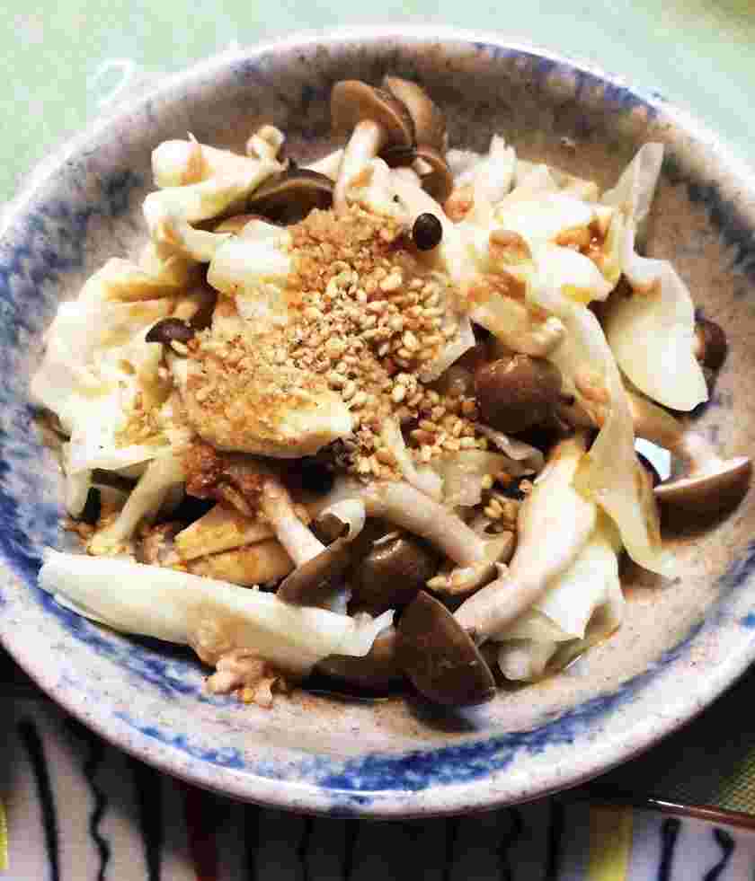 キャベツとしめじの和風ホットサラダ