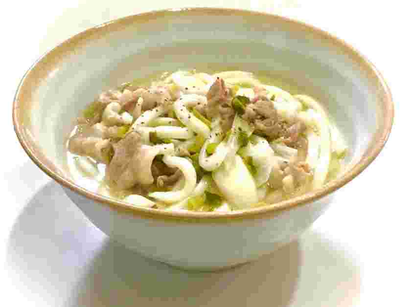 簡単に作れる豚とネギの塩うどん