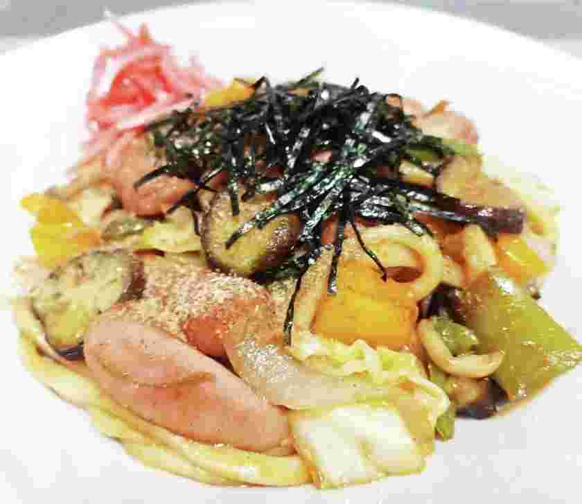 簡単に作れる夏野菜のソース焼きうどん