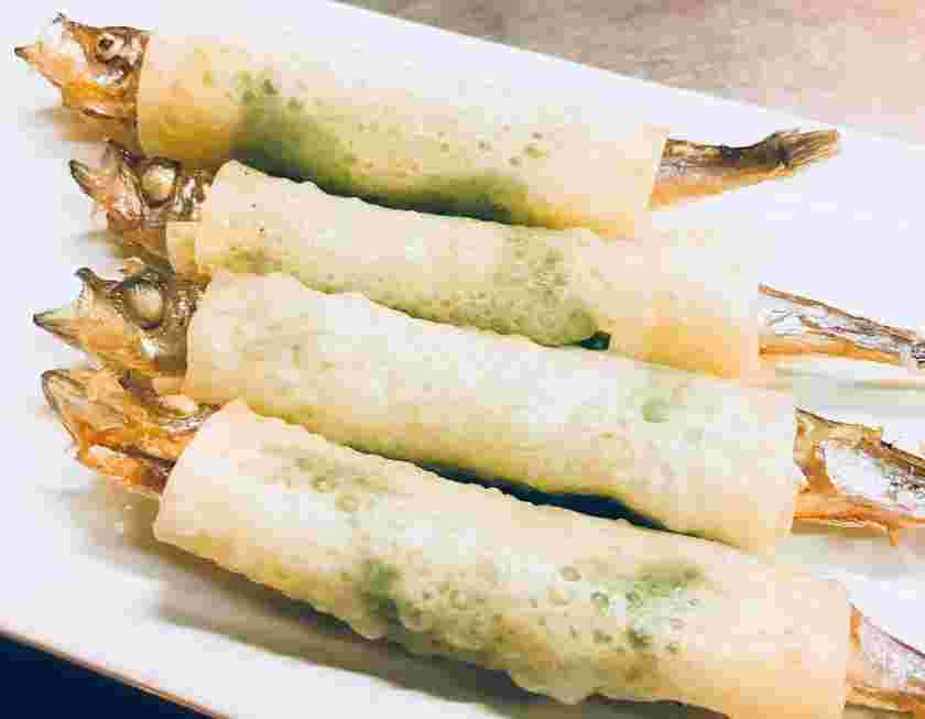 子持ちししゃも大葉ワンタン巻きの揚げ物