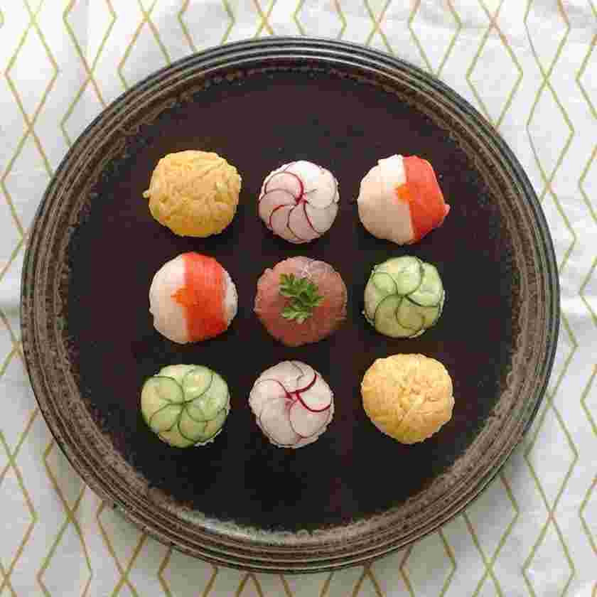 ラップで作る簡単手毬寿司