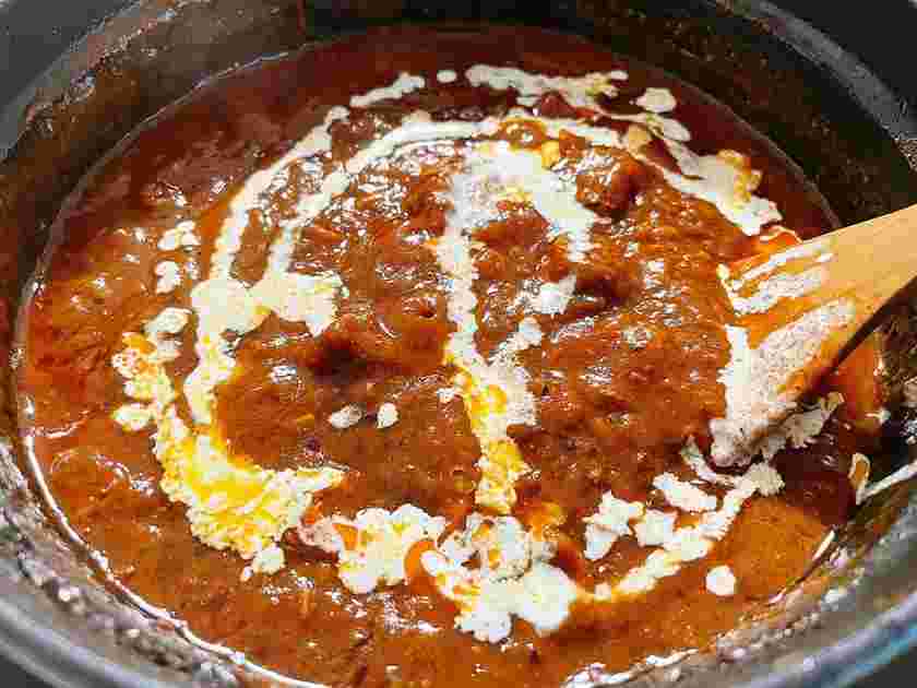 トマト缶とルーで簡単バターチキンカレー