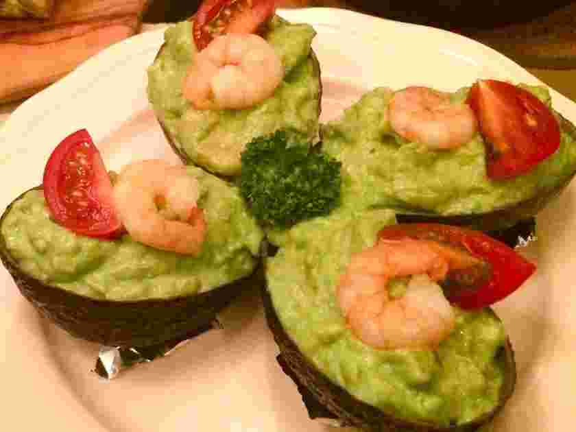 フランス家庭料理のえびとアボカドのファルシーサラダ