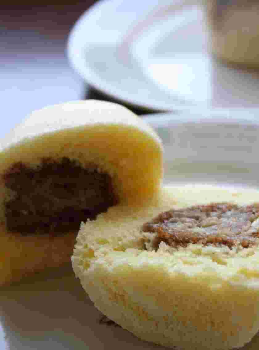 蒸しパンで作るコロッケパン