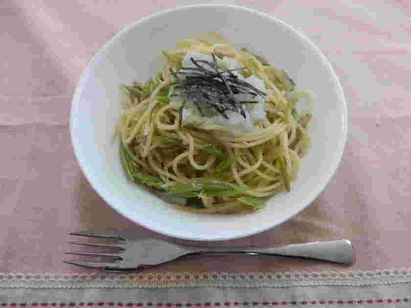 若ごぼうが入ったパスタ
